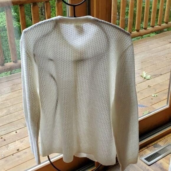 Carriage Court Sz. M (Can fit up to XL) Full Button Long Sleeve Knitted Cardigan - Picture 7 of 10